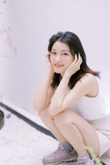 女大学生